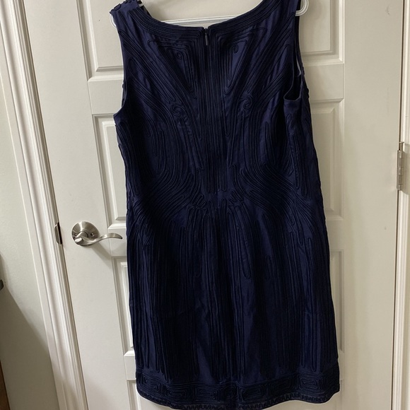 Anne Klein shift dress sleeveless v neck navy with silk corded embroidery trim - Picture 4 of 5